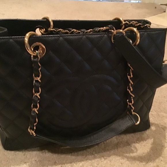 CHANEL Bag - Picture 7 of 16